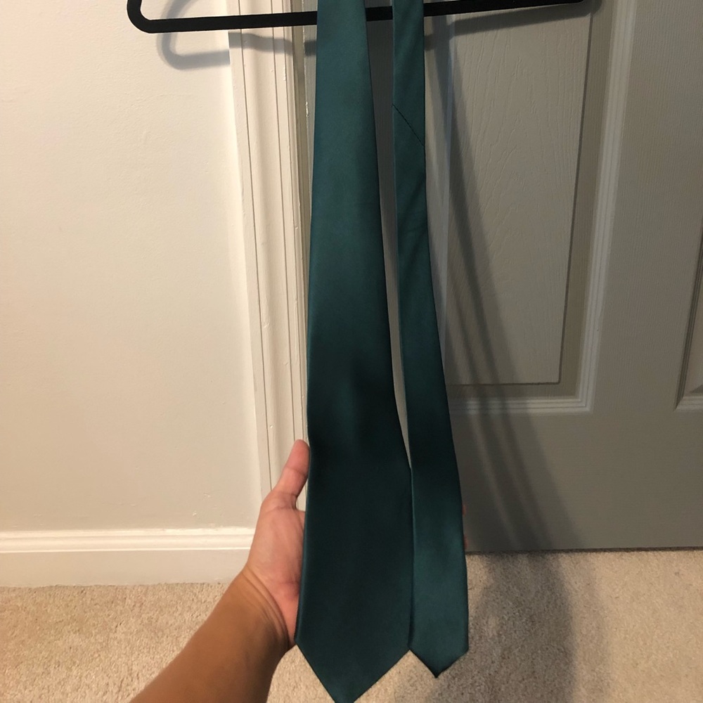 Solid green tie